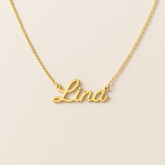 Fine Delicate name pendant